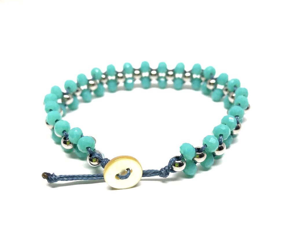 Bracciale perline verde acqua - Bottone madre perla