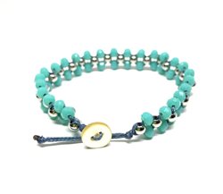 Bracciale perline verde acqua - Bottone madre perla